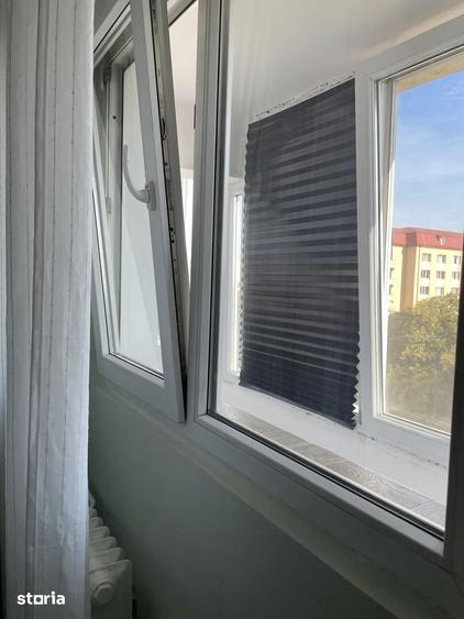 Apartament cu 3 camere decomandat, mobilat în Tei