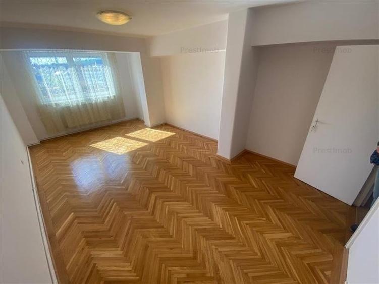 Apartament cu 4 camere decomandat în Ultracentral