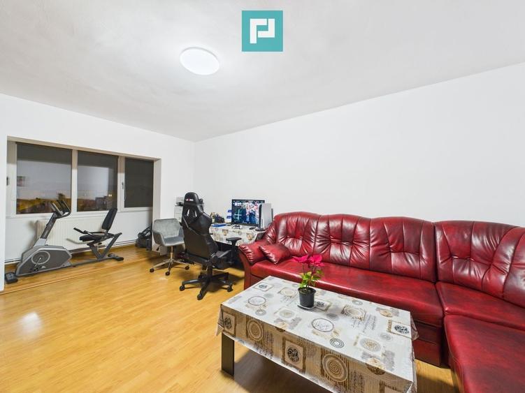 Apartament cu 3 camere decomandat, mobilat în Girocului