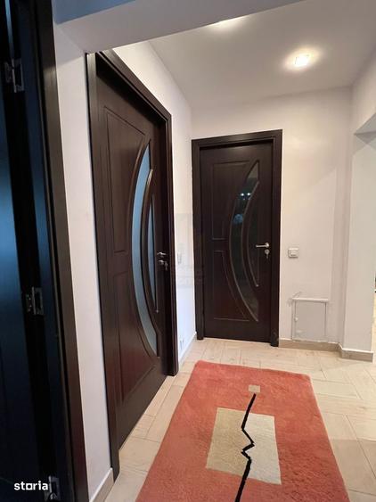 Apartament cu 3 camere decomandat, mobilat în Victoriei