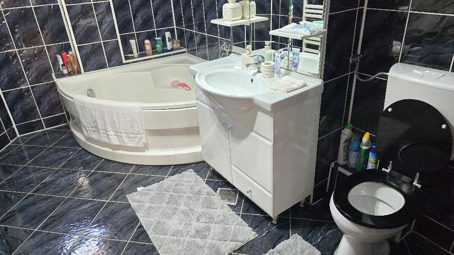 Apartament cu 3 camere decomandat în Dorobanți
