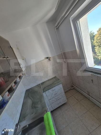 Apartament cu 3 camere de vanzare, 44 mp, in Dambu Pietros Str. Ma - 5