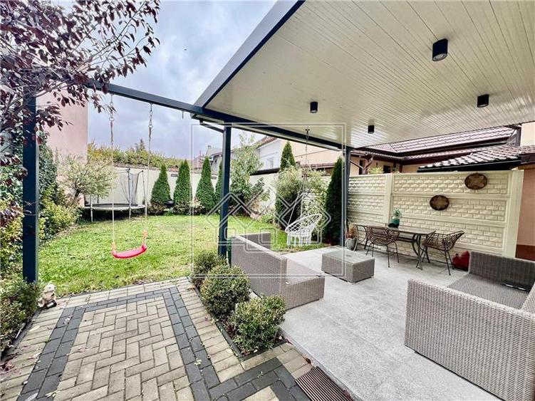 Duplex cu 3 camere cu Canalizare în Lazaret