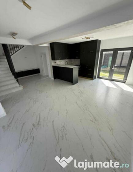 Casă cu 4 camere cu Teren 200 Mp în Central