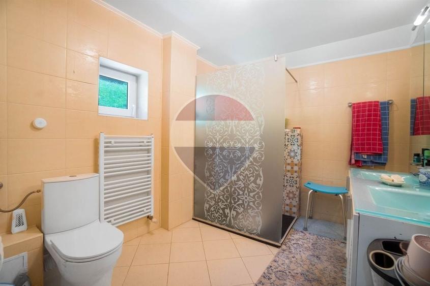 Casă individuală cu 4 camere cu Teren 853 Mp în Cheia
