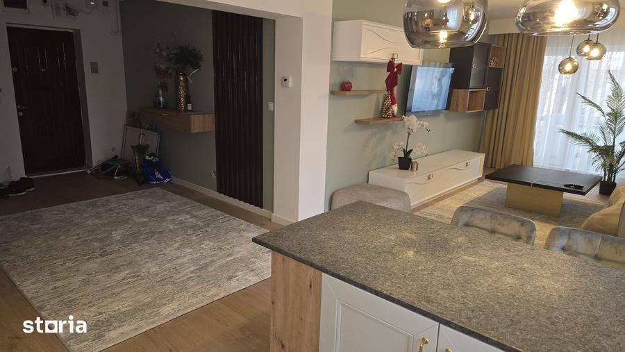Apartament cu 4 camere decomandat în Micul Dallas