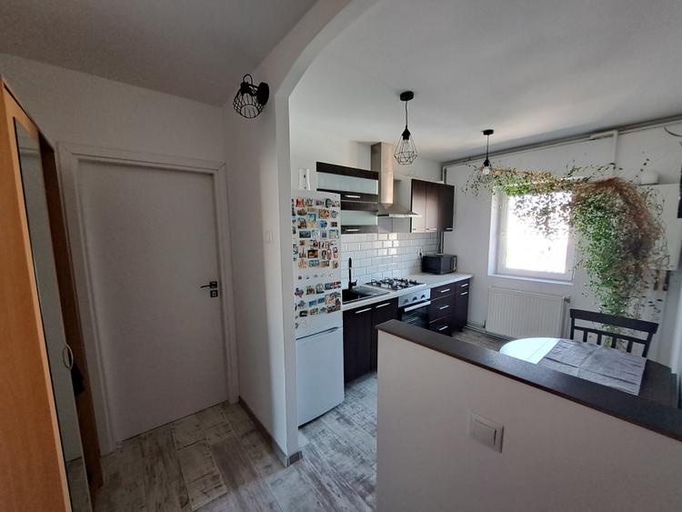 Apartament cu 2 camere semidecomandat, mobilat în Mănăștur — fotografia 3