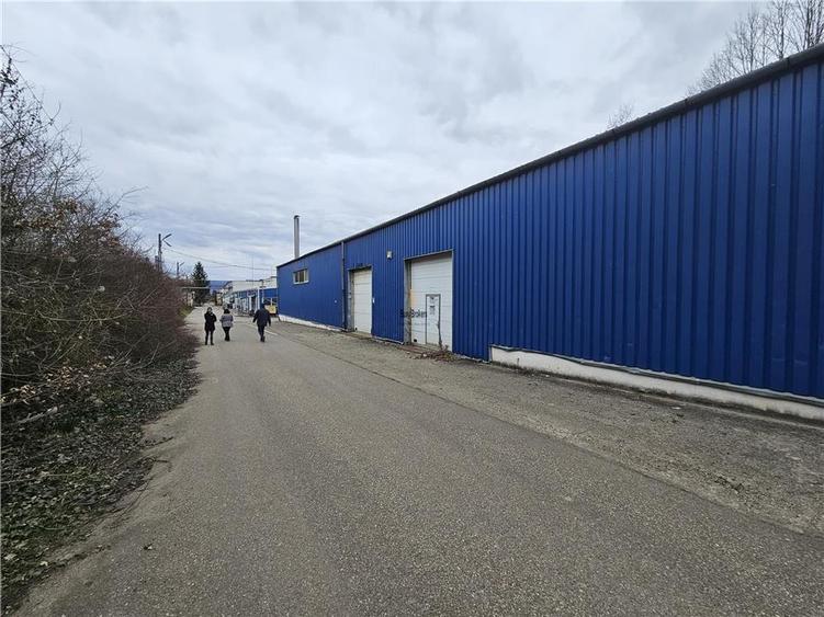 Spațiu industrial, de 600 mp, în Periferie