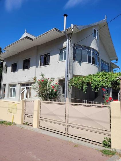 Casă cu 4 camere decomandat în Burdujeni