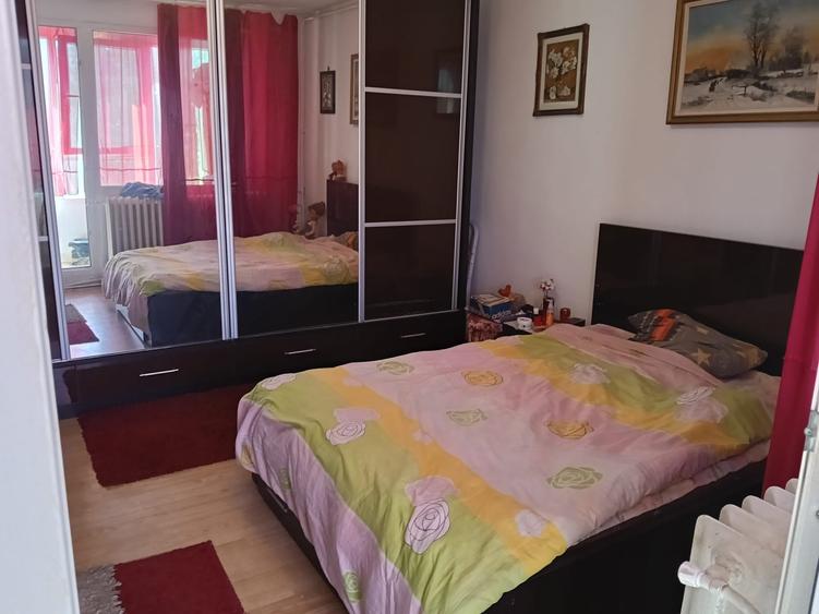 Apartament cu 3 camere decomandat în 1 Decembrie 1918