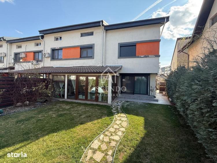 Casă cu 4 camere în Roșu