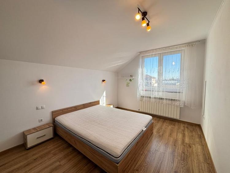 Duplex cu 4 camere cu Canalizare în Est
