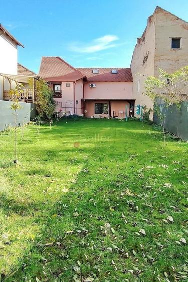 Casă individuală cu 3 camere cu Canalizare în Central