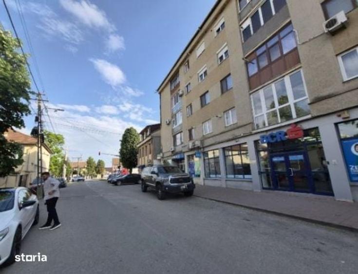 Apartament cu 4 camere în Central