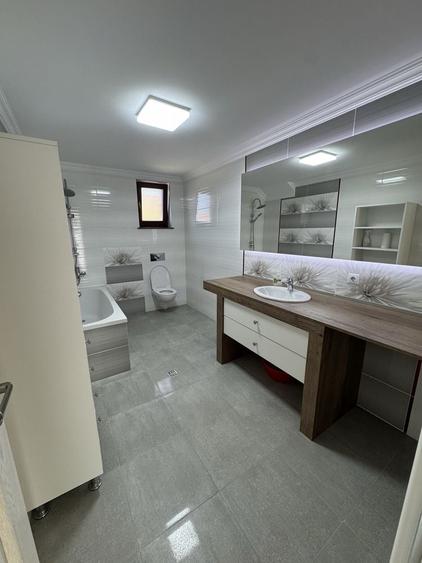 Casă cu 4 camere în Lazaret