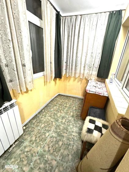 Apartament cu 3 camere semidecomandat, mobilat în Micro 38