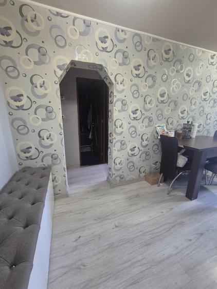 Apartament cu 2 camere decomandat în 1 Mai
