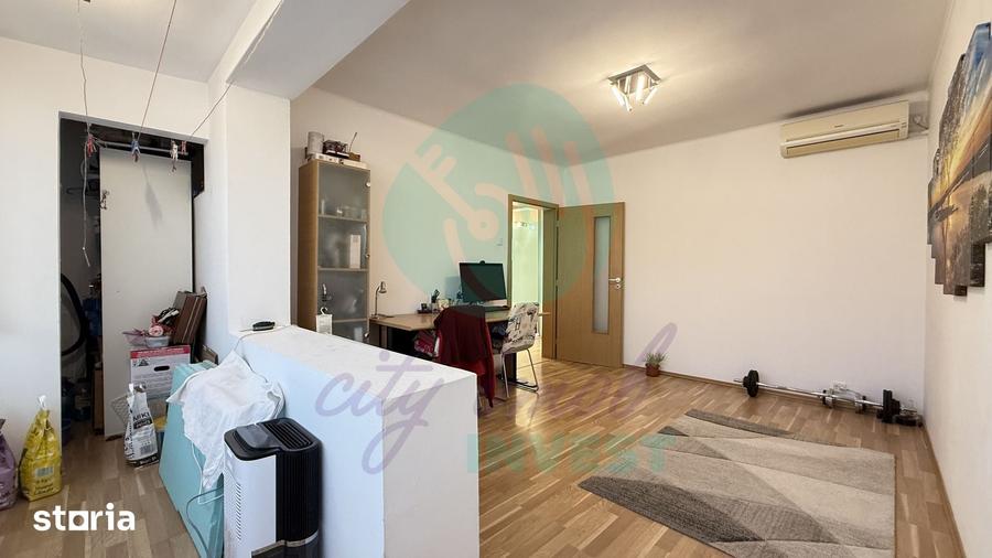 Apartament cu 3 camere semidecomandat în Iancului