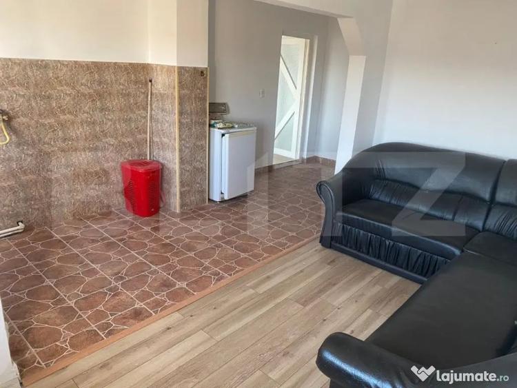 Apartament cu 3 camere semidecomandat în Central