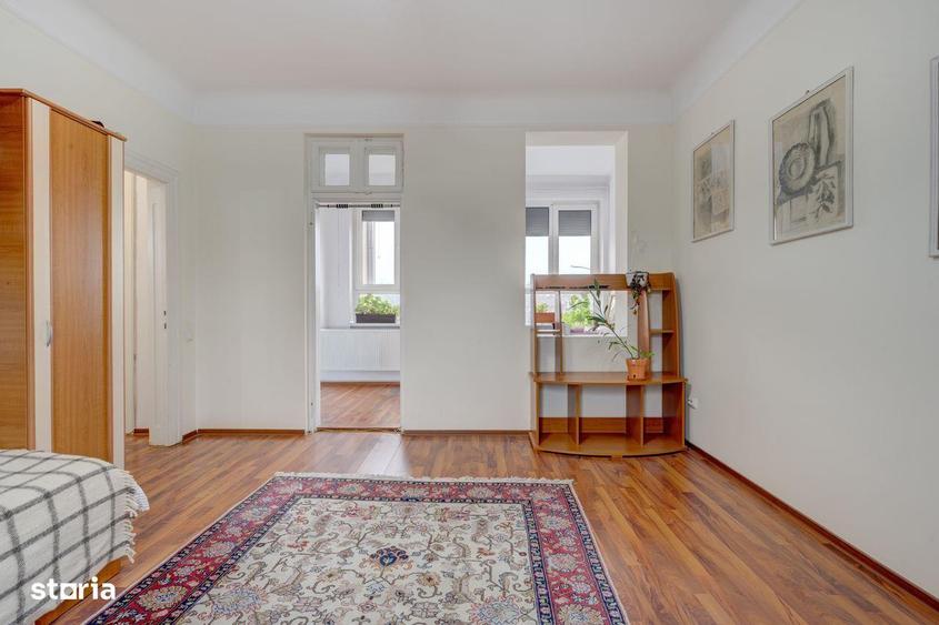 Apartament cu 4 camere în Rahova