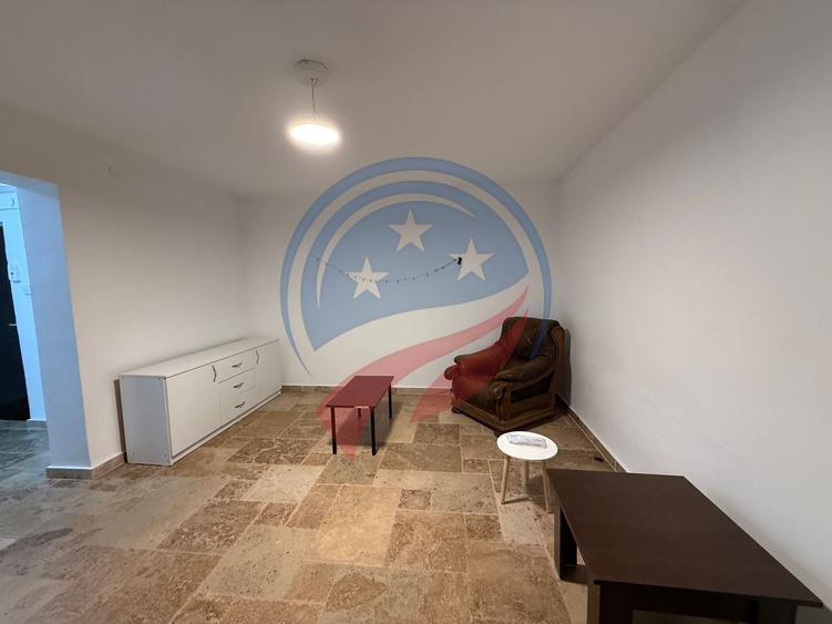 Apartament cu 3 camere semidecomandat în 1 Mai