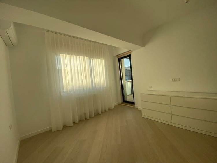 Apartament cu 3 camere decomandat în Pipera