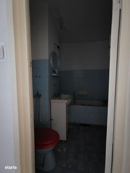 Apartament cu 4 camere decomandat în Central