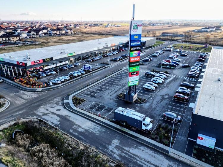 Spațiu comercial, de 120 mp, în Moșnița Nouă
