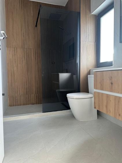 Casă individuală cu 5 camere cu Canalizare în Central