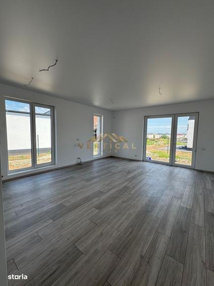 Casă cu 3 camere cu Teren 440 Mp în Vidra