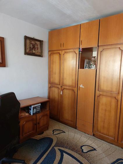 Apartament cu 3 camere semidecomandat în Valea Rosie