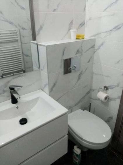 Apartament cu 4 camere decomandat în Cetate