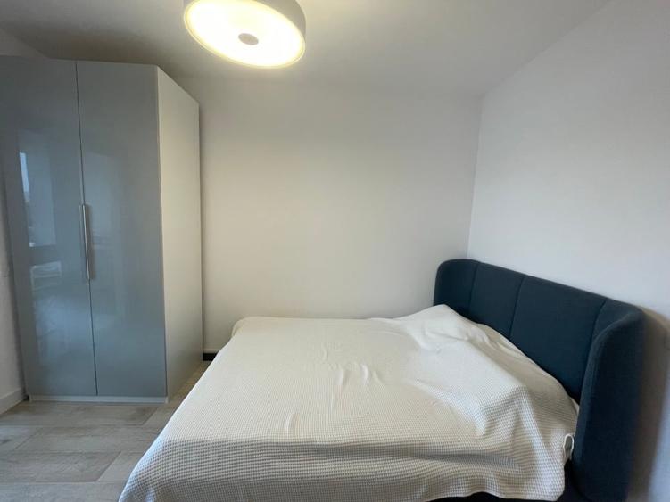 Apartament cu 3 camere decomandat, mobilat în P-ta Presei Libere