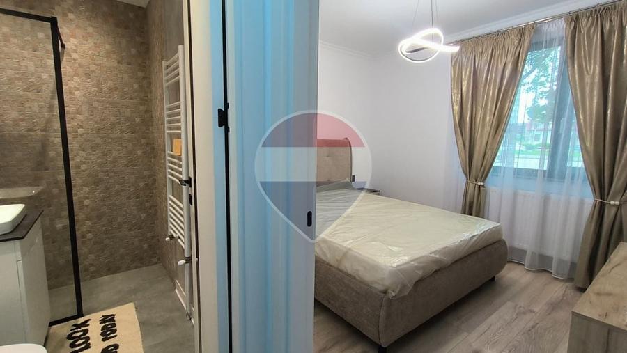 Apartament cu 3 camere decomandat, mobilat în Mazepa 1