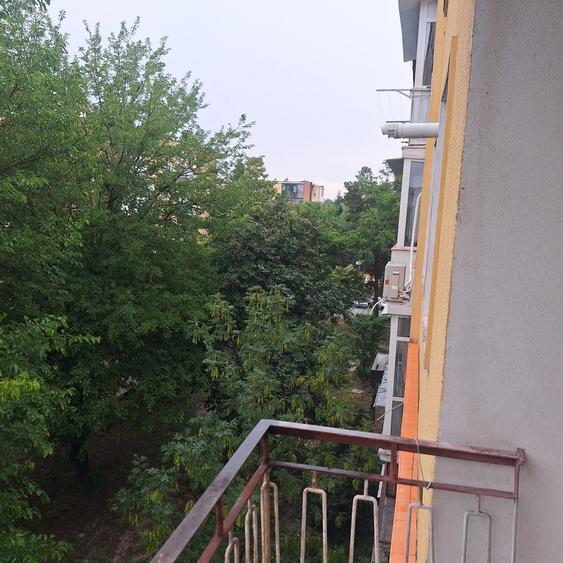 Vand Apartament 3 camere semidecomandat Calea -Bucuresti - 2