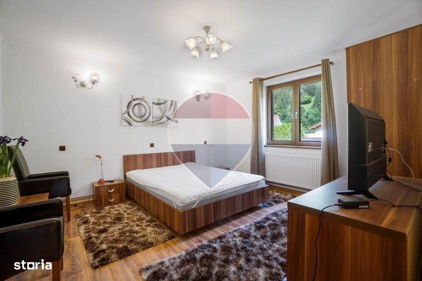 Casă cu 4 camere cu Teren 4780 Mp în Moieciu