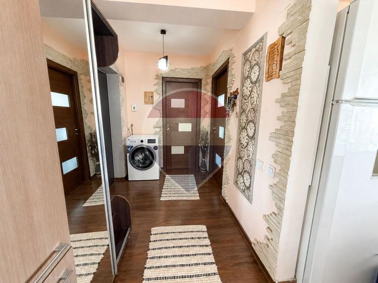 Apartament cu 2 camere semidecomandat în Florești