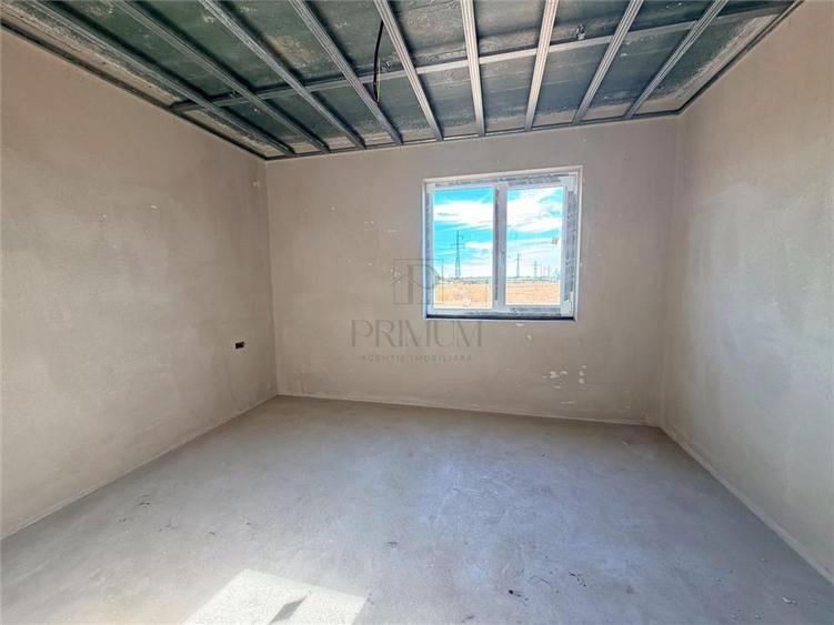Duplex cu 3 camere cu Canalizare în Moșnița Nouă