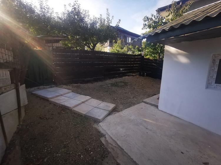 Casă cu 3 camere în Sărărie
