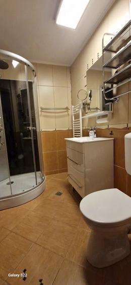 Apartament cu 3 camere decomandat, mobilat în Central
