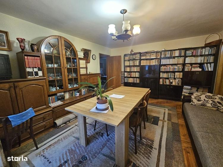 Apartament cu 3 camere semidecomandat în George Enescu