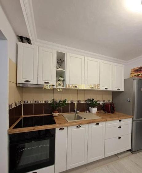 Apartament cu 3 camere decomandat, mobilat în Ozana