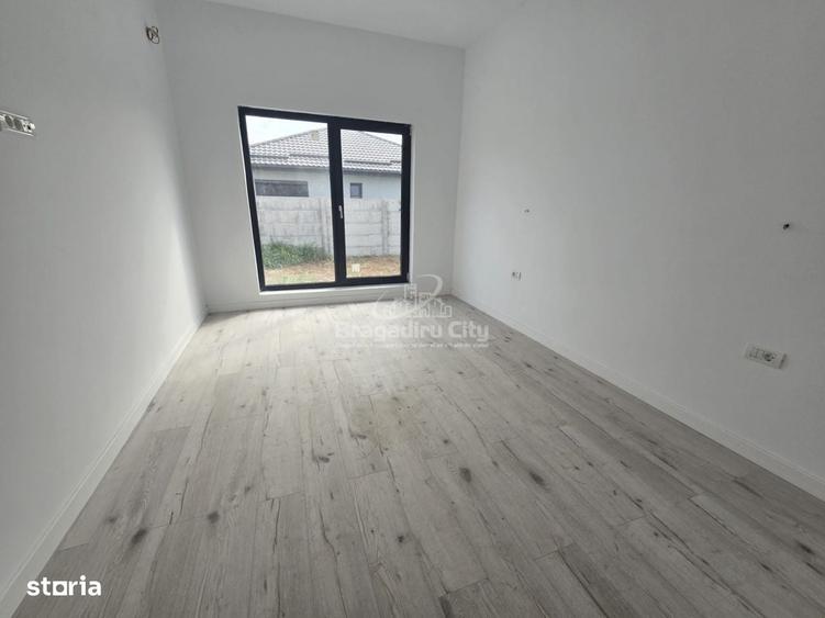 Casă cu 4 camere în Clinceni
