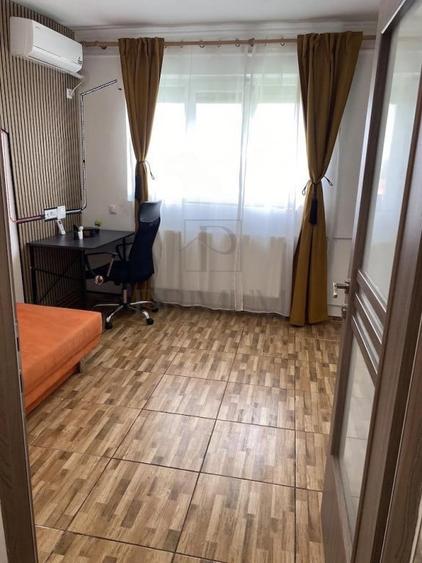 Garsonieră decomandată în Lunei