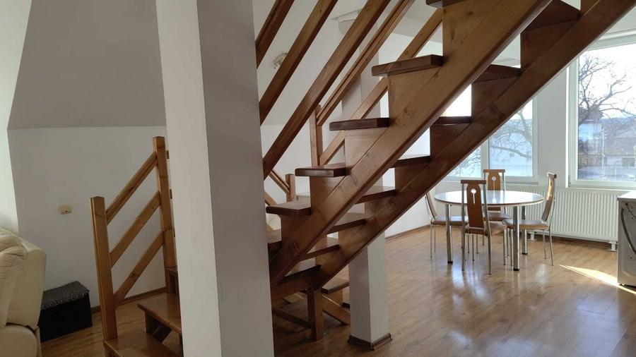 Apartament cu 4 camere decomandat în Central