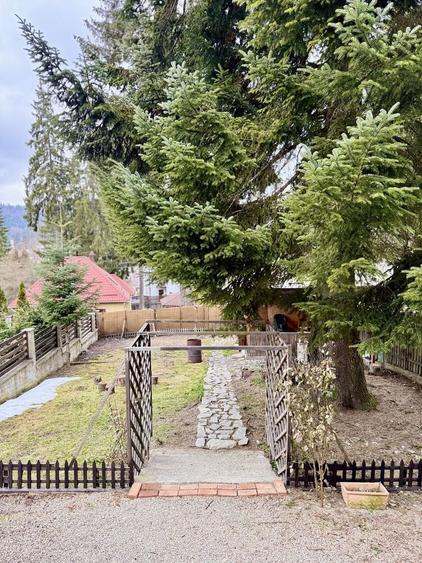 Casă cu 4 camere cu Teren 600 Mp în Central