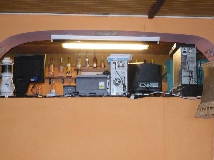 Spațiu comercial, de 120 mp, în Costești