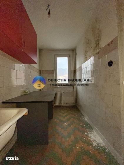 Apartament cu 3 camere decomandat în Est