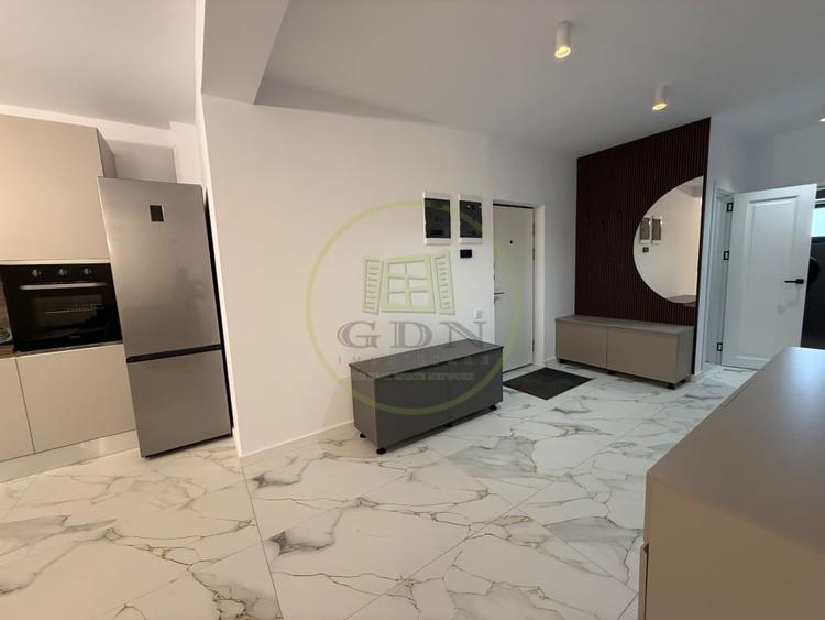 Apartament cu 3 camere decomandat, mobilat în Exterior Est