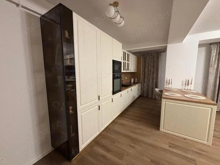 Apartament cu 3 camere decomandat, mobilat în Central